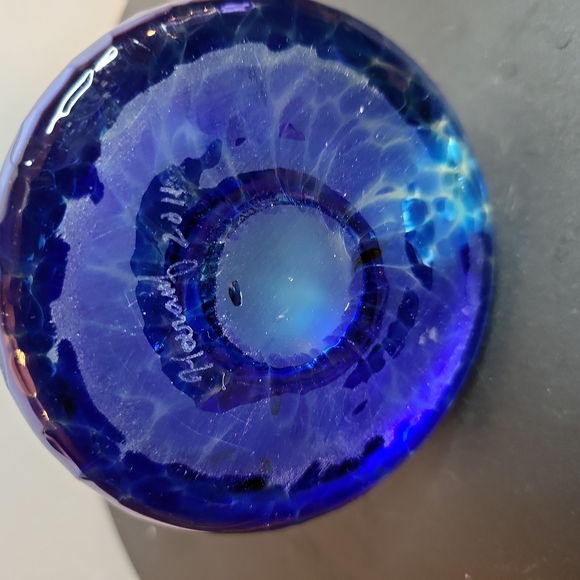 Blue Iridescent Art Glass Signed Ring Holder Hand Blown 3" - Picture 6 of 7